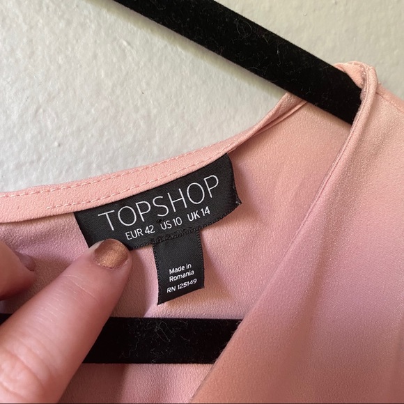 EUC Topshop ruffle sleeve v neck top - Picture 2 of 5